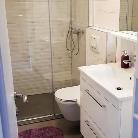 Russo - On The شقة