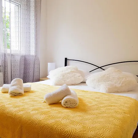 Russo - On The Apartament