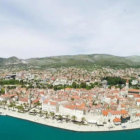 Russo - On The 公寓 *