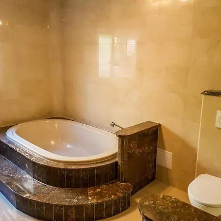 Russo - On The 公寓 *