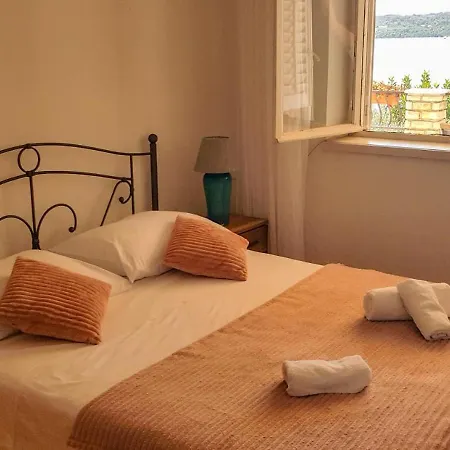 Russo - On The Apartament *