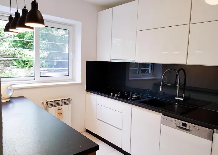 Russo - On The شقة تروغير