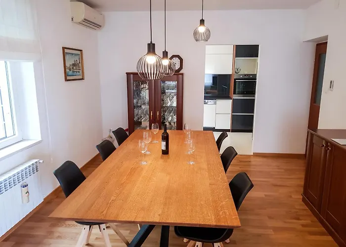 Russo - On The شقة