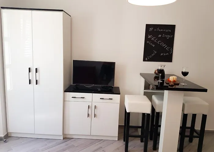 Russo - On The شقة تروغير