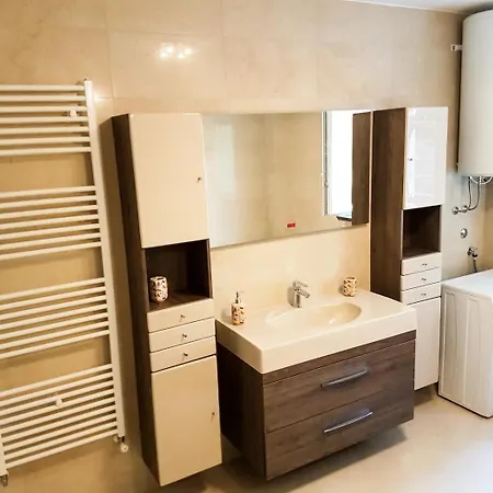 Russo - On The Apartman Trogir