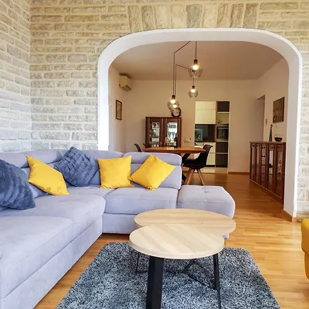 Russo - On The Apartman Trogir